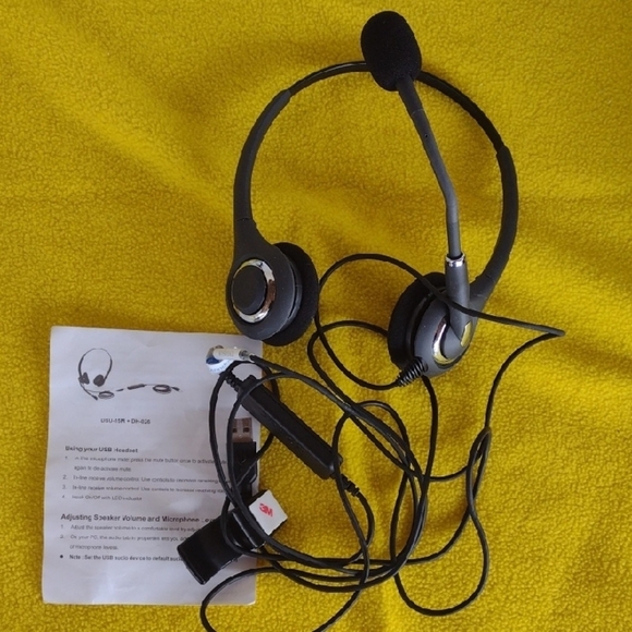 MICROSOFT Windows USB Black Wired Headset with Microphone NWOT - Picture 1 of 3